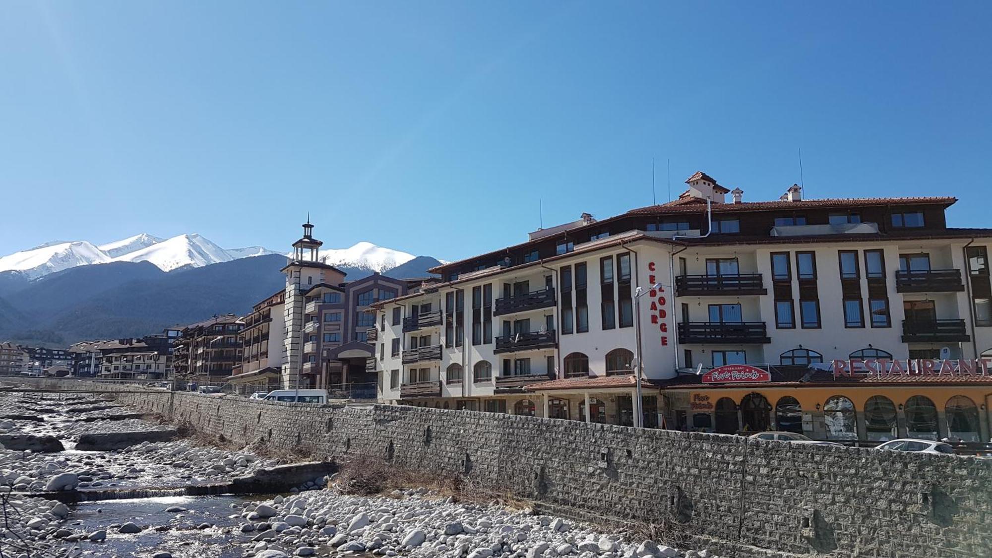 雪松3/4自助公寓旅馆 班斯科 外观 照片